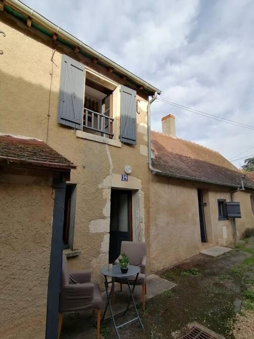 Le Blanc, Agreable Maison De Centre Ville Exterior photo