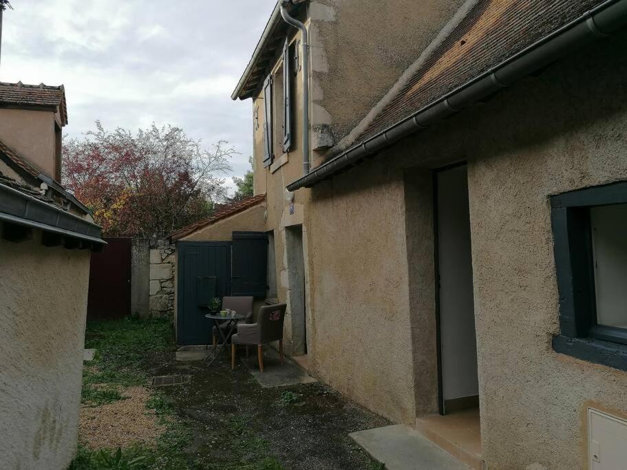 Le Blanc, Agreable Maison De Centre Ville Exterior photo